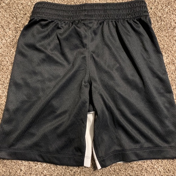 Nike Athletic Shorts Youth Small Black/White - Picture 2 of 4